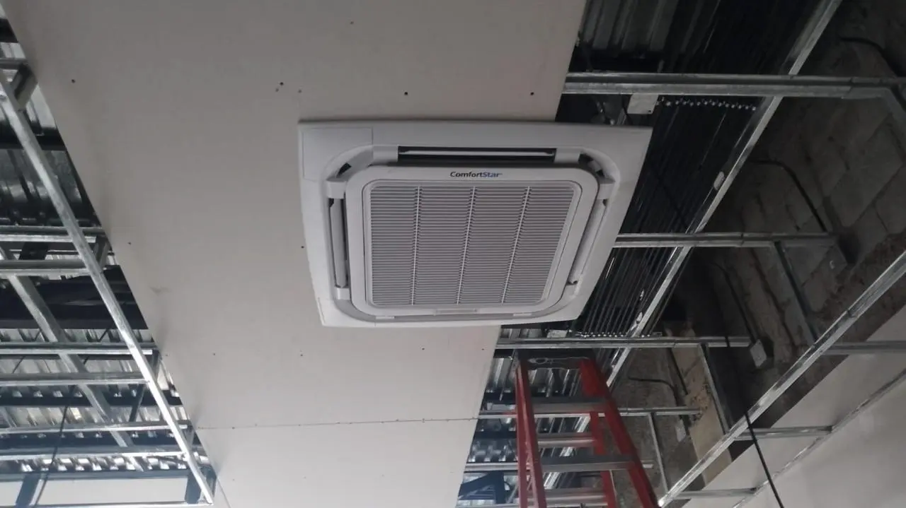 Instalación aires acondicionados tipo cassette AMPM